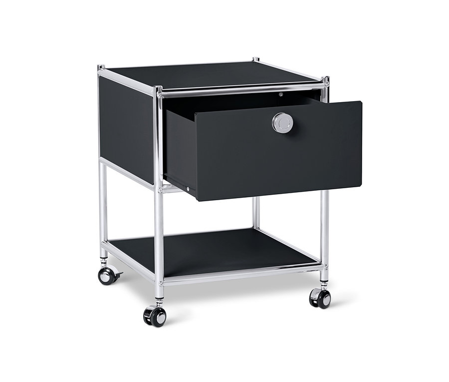 Fekete fém éjjeliszekrény, görgős, 1 fiókkal, a fiók nyitva.