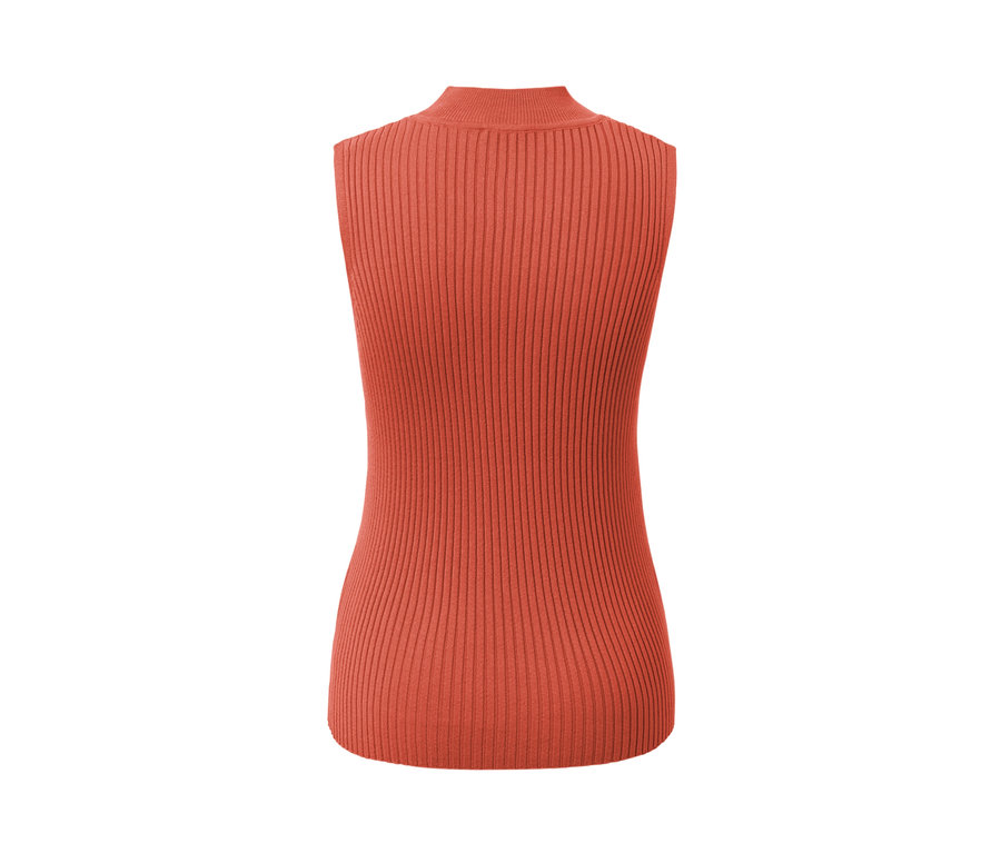 Egy kötött top részletes képe.