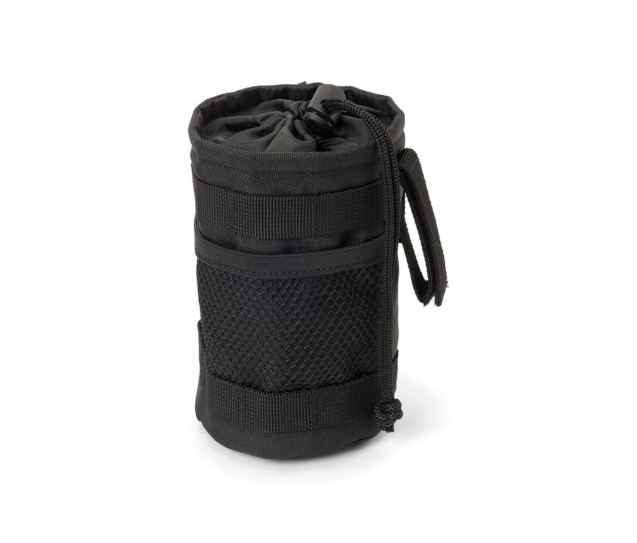 Egy fekete kerékpárra való uzsonnástáska.