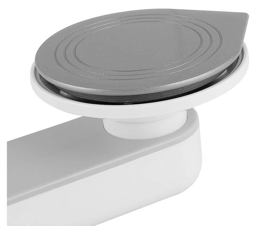 Egy szürke és fehér akkumulátoros vasaló részlete.