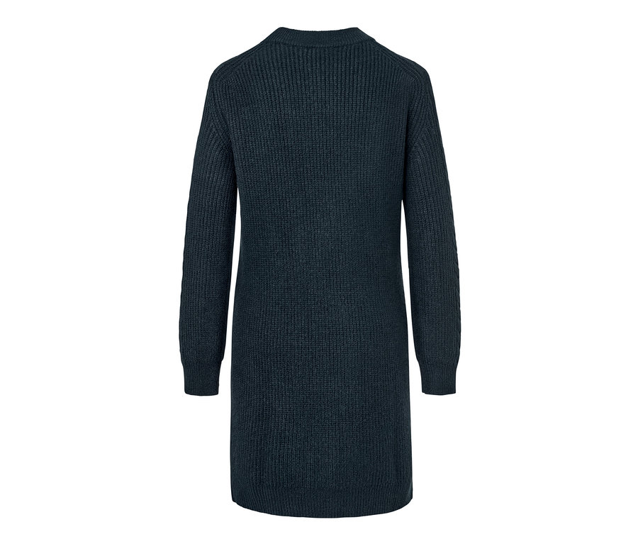 Hátulnézet egy sötétkék kötött ruha gyapjúval.