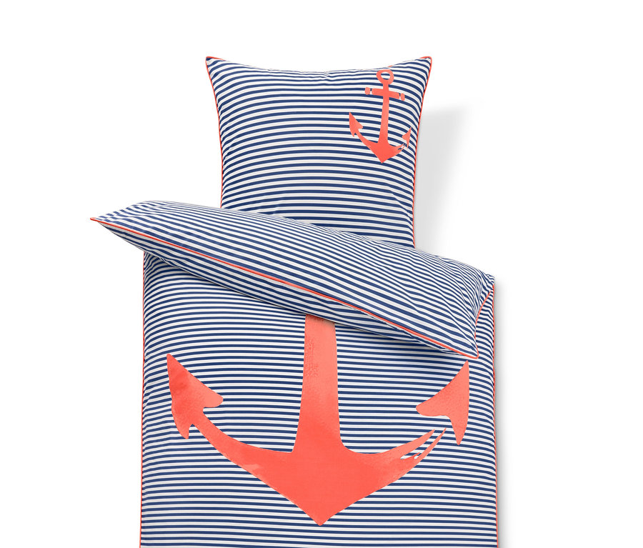 Csíkos perkál ágynemű horgony mintával.