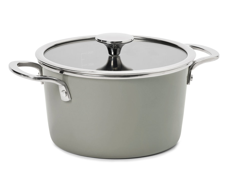 Szürke fazék fedővel.