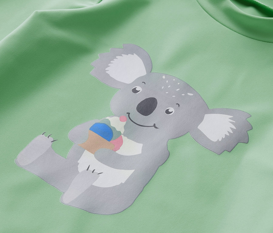 Zöld gyerek együttes 80-as UV védelemmel, koala mintával, fagylalttal.
