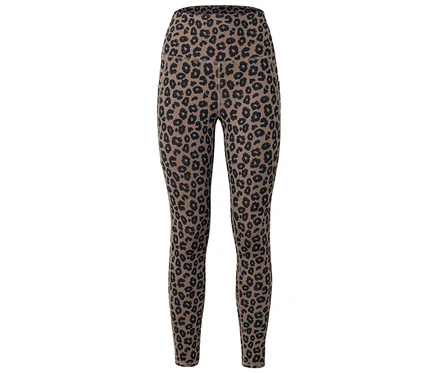 Barna leggings fekete leopárdmintával, elölről fényképezve.