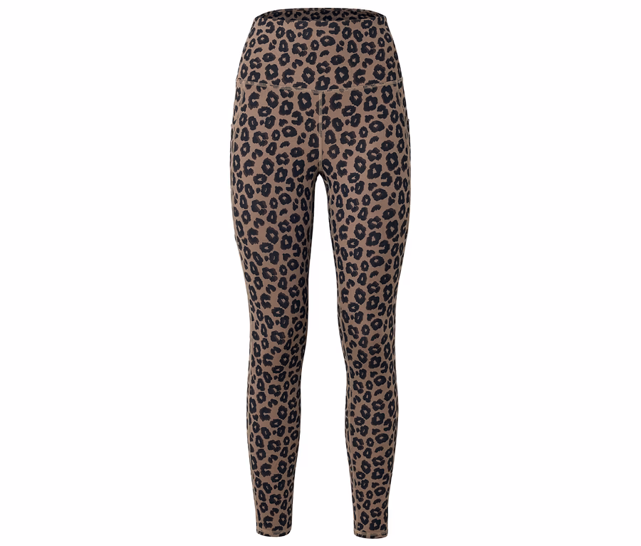 Barna leggings fekete leopárdmintával, elölről fényképezve.