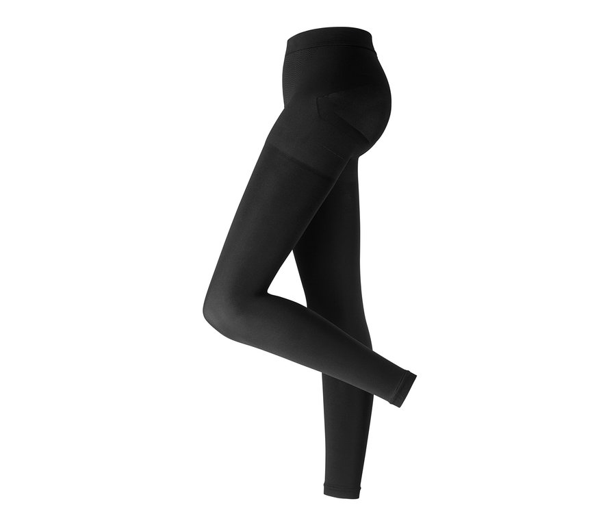 Fekete női alakformáló leggings fehér háttérrel.
