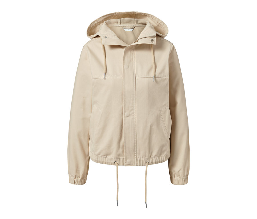 Bézs szövött kabát kapucnival.