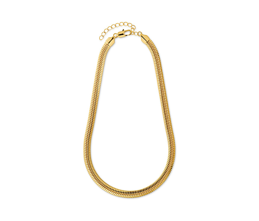 Arany színű, lapos lánc női nyaklánc fehér háttérrel.