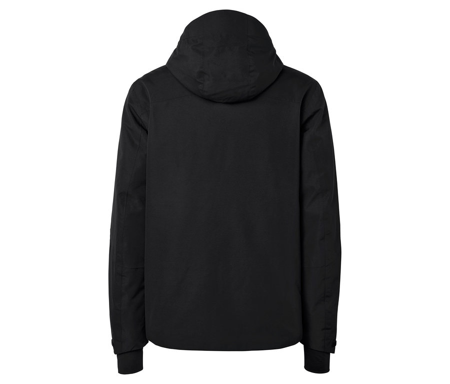 Hátulnézet egy fekete, kapucnis kabátról.