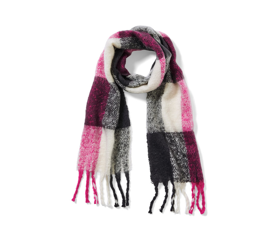 Kockás szövetsál rojtokkal.