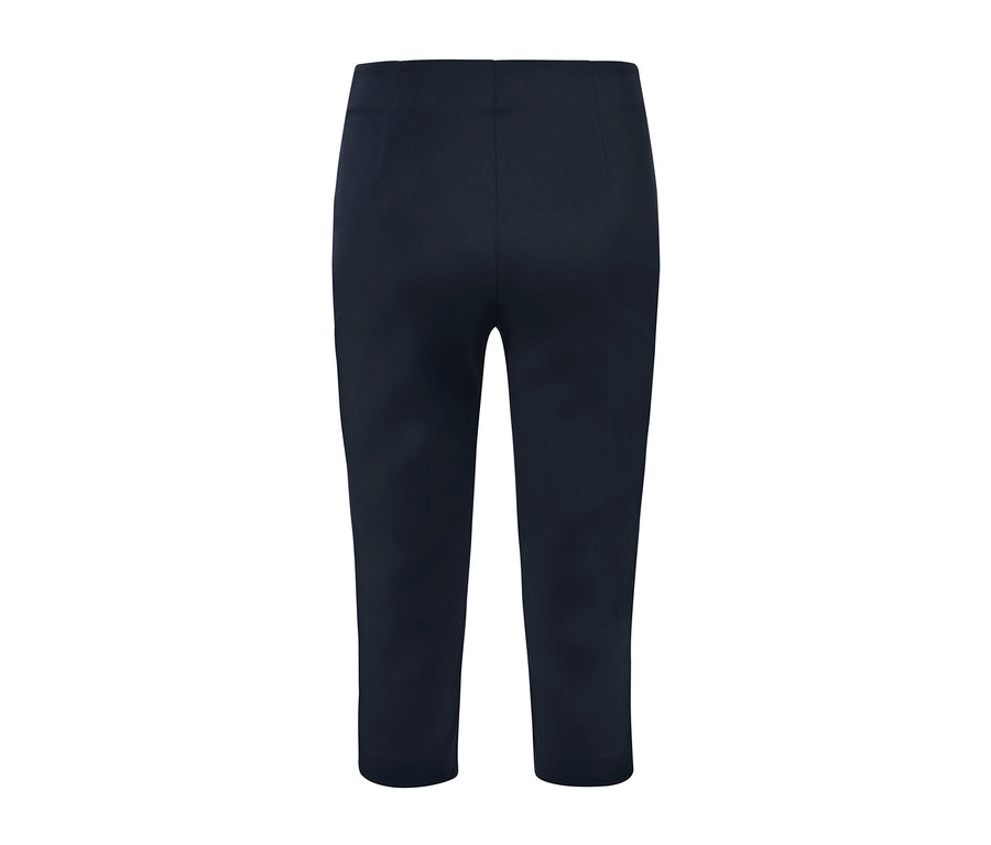 Sötétkék, 3/4-es sztreccsnadrág fehér háttérrel.