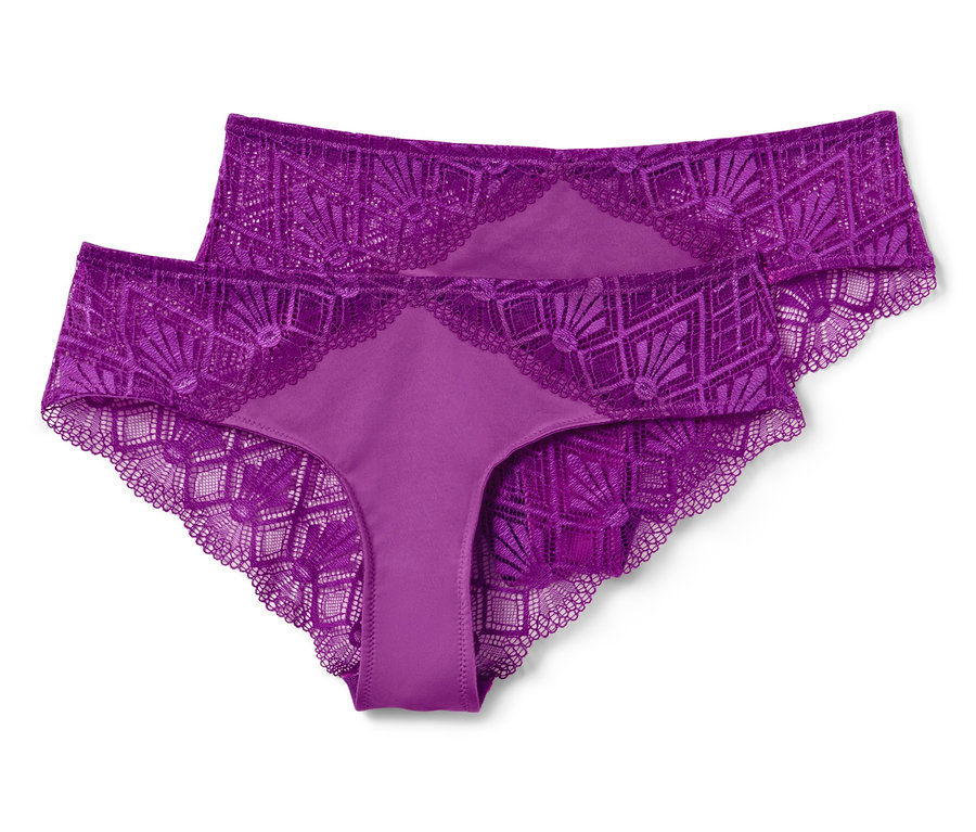 Két lila, csipkés brazil alsó.