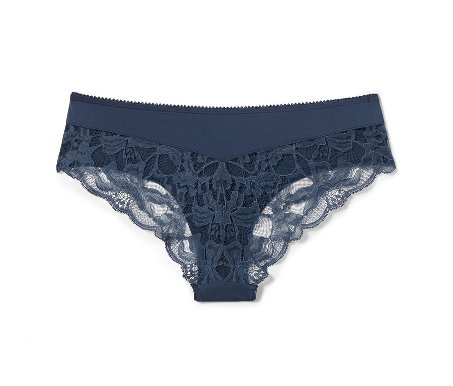 Egyetlen kék, csipkemintás brazil alsó.