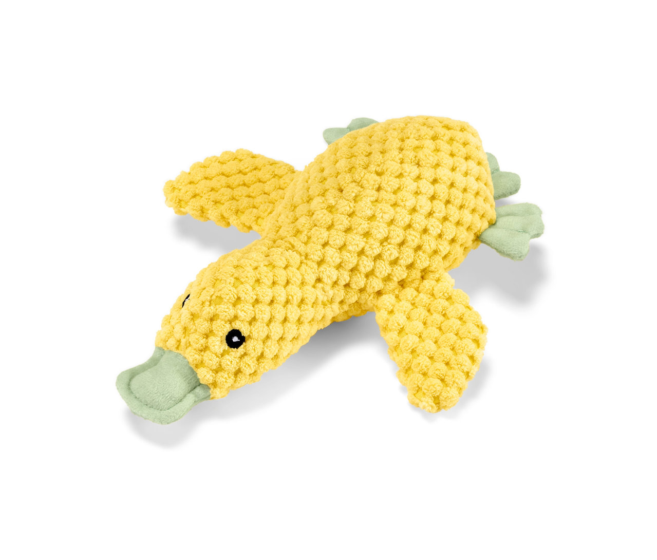 Sárga »kiskacsa« plüss kutyajáték fekszik fehér háttéren.