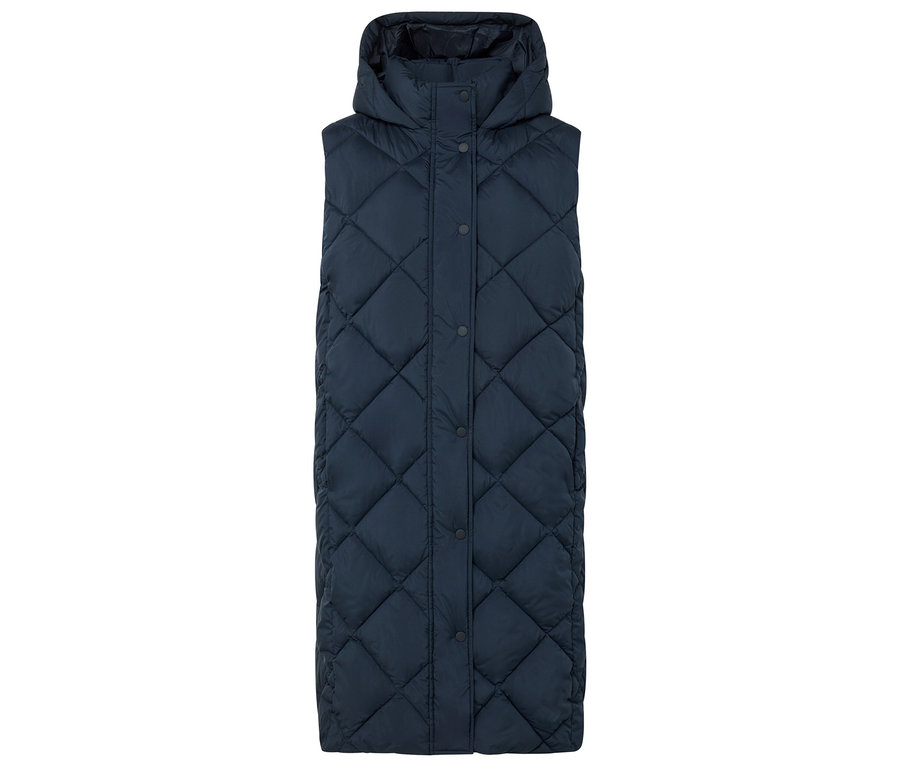 Egy sötétkék, steppelt mellény kapucnival és gombolós zárással.