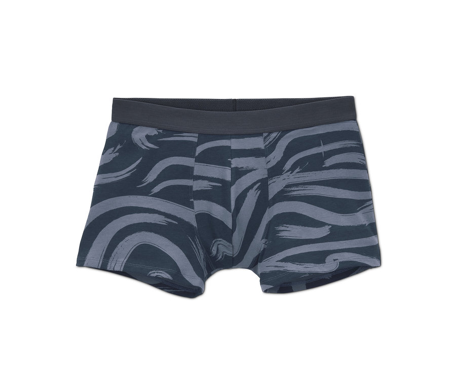 Egy szürke-kék mintás férfi boxer alsónadrág.