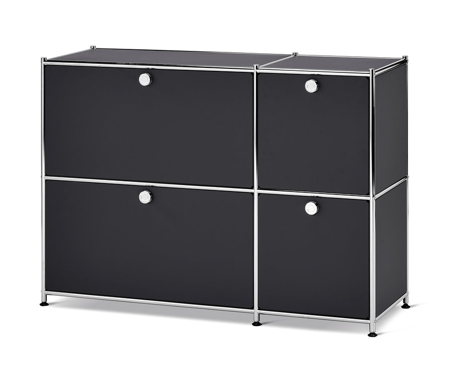 Fekete »CN3« komód, 4 lenyitható ajtóval.