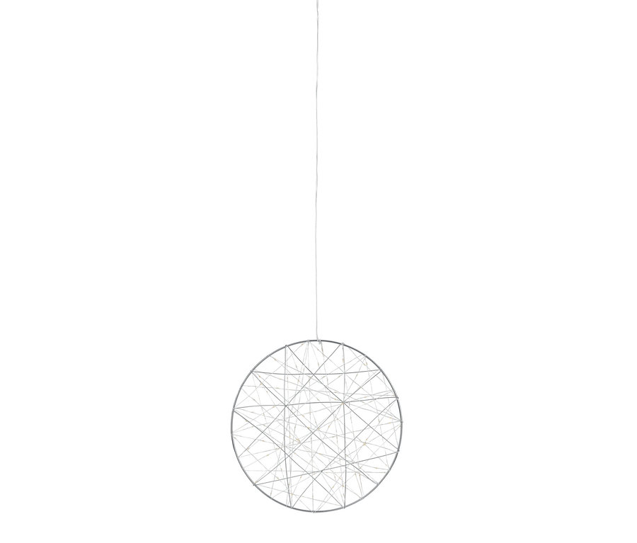 Egy nagy LED-kör lóg egy vékony vezetéken.