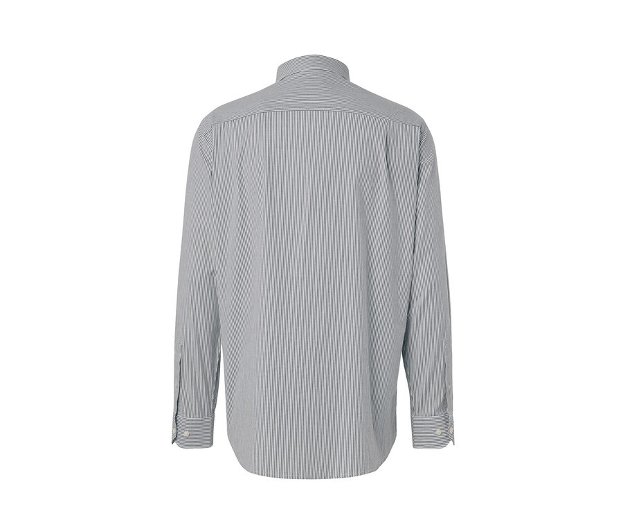 Egy csíkos férfi ing hátulnézete.