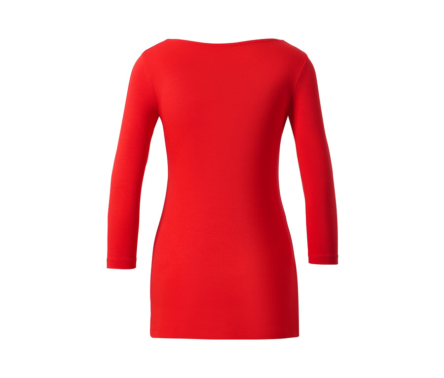 Piros, háromnegyedes ujjú női felső.