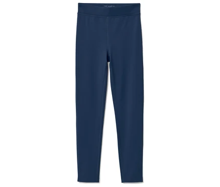 Sötétkék leggings fehér háttérrel.