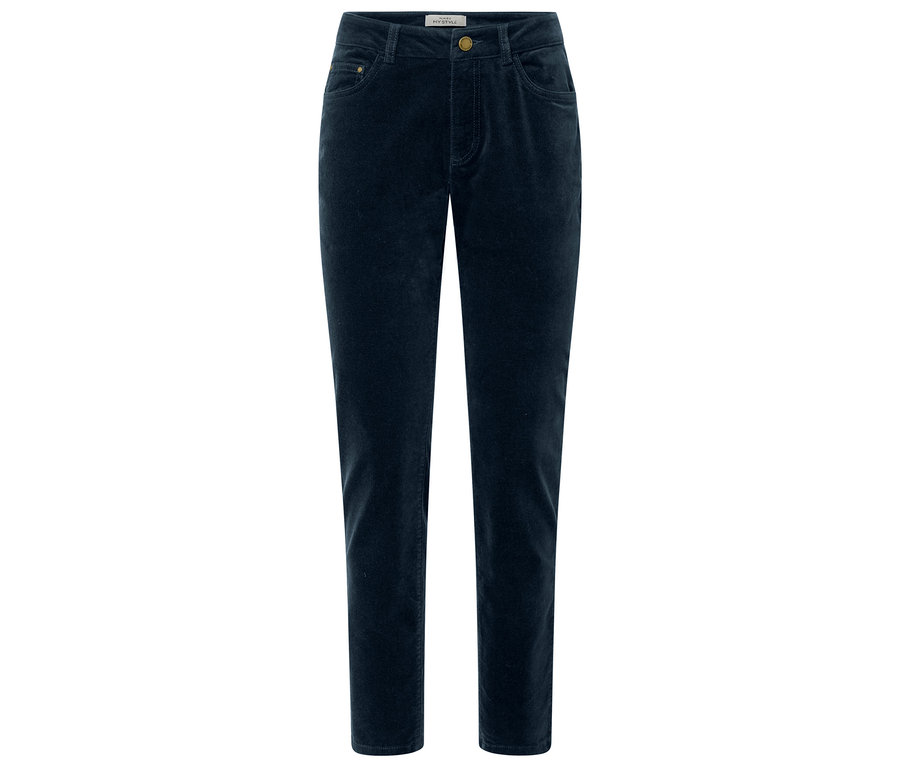 Egy sötétkék bársonynadrág fekszik egy fehér háttéren.