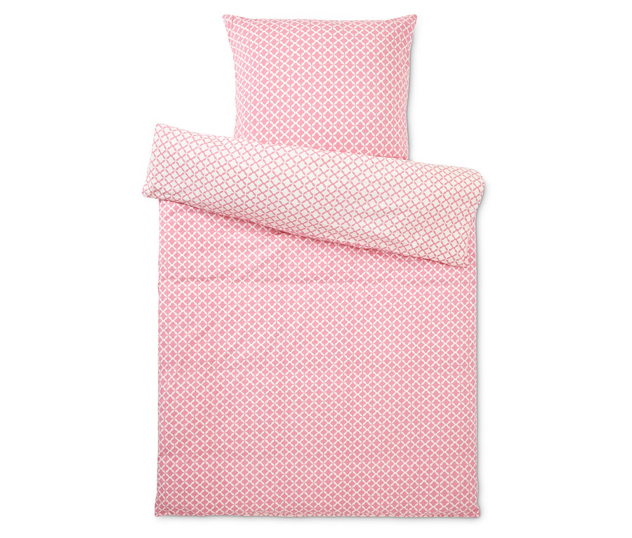 Ágynemű szett rózsaszín és fehér geometrikus mintával, amely egy párnahuzatból és egy paplanhuzatból áll.