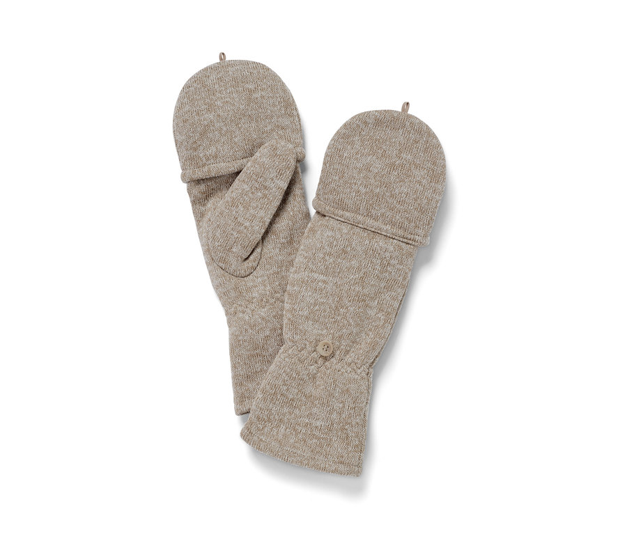 Két bézs színű női lehajtható kötött polárkesztyű egymás mellett.