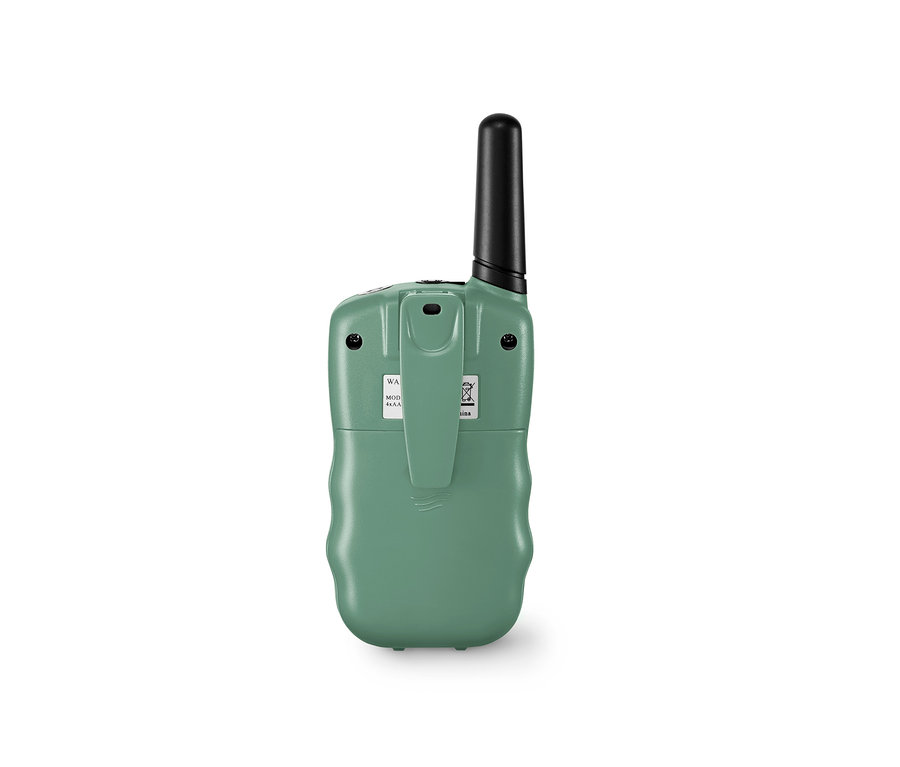Egy zöld walkie-talkie hátuljának részletfotója.