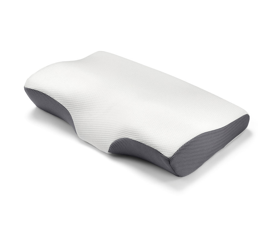 Nyaktámasztó párna fehér háttérrel.