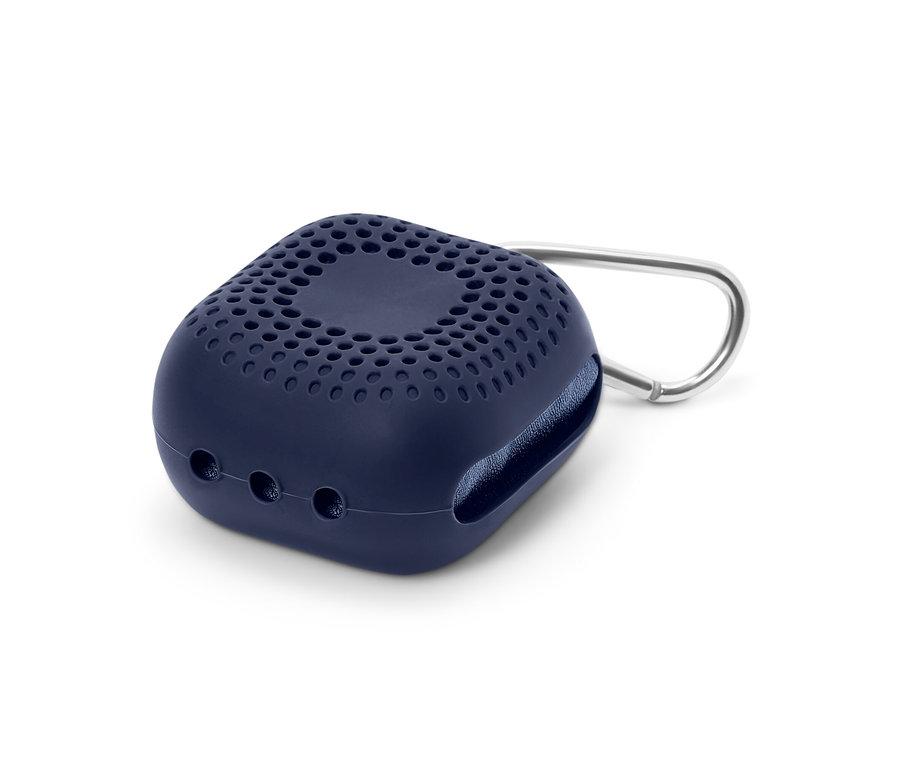 Kék kültéri törölköző tartó karabinerrel.