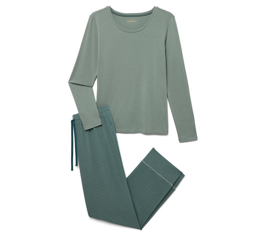 Zöld, hosszú ujjú pizsama mintás nadrággal.