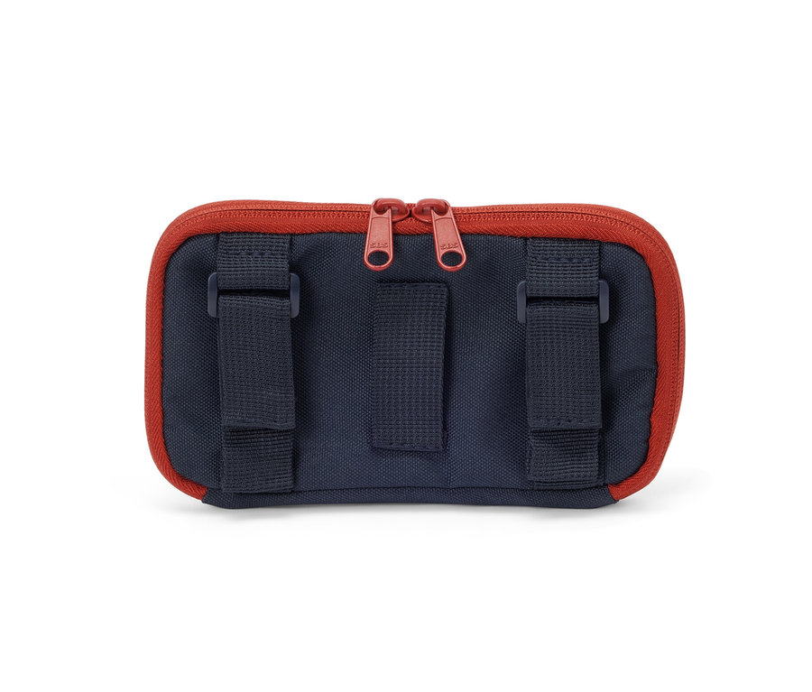 Egy multifunkcionális kis táska részlete ablakkal.