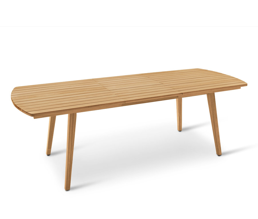 Kihúzott, téglalap alakú fa asztal lekerekített végekkel és négy kúpos lábbal.