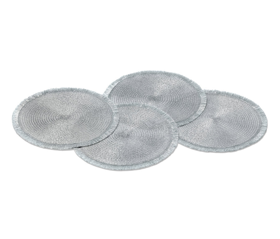 Négy darab ezüst színű tányéralátét.