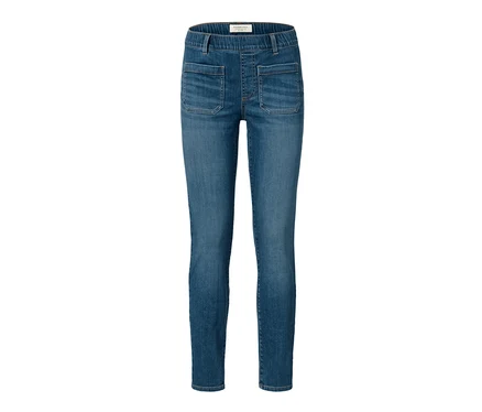 Kék »Fit Nelly« treggings fehér háttérrel.