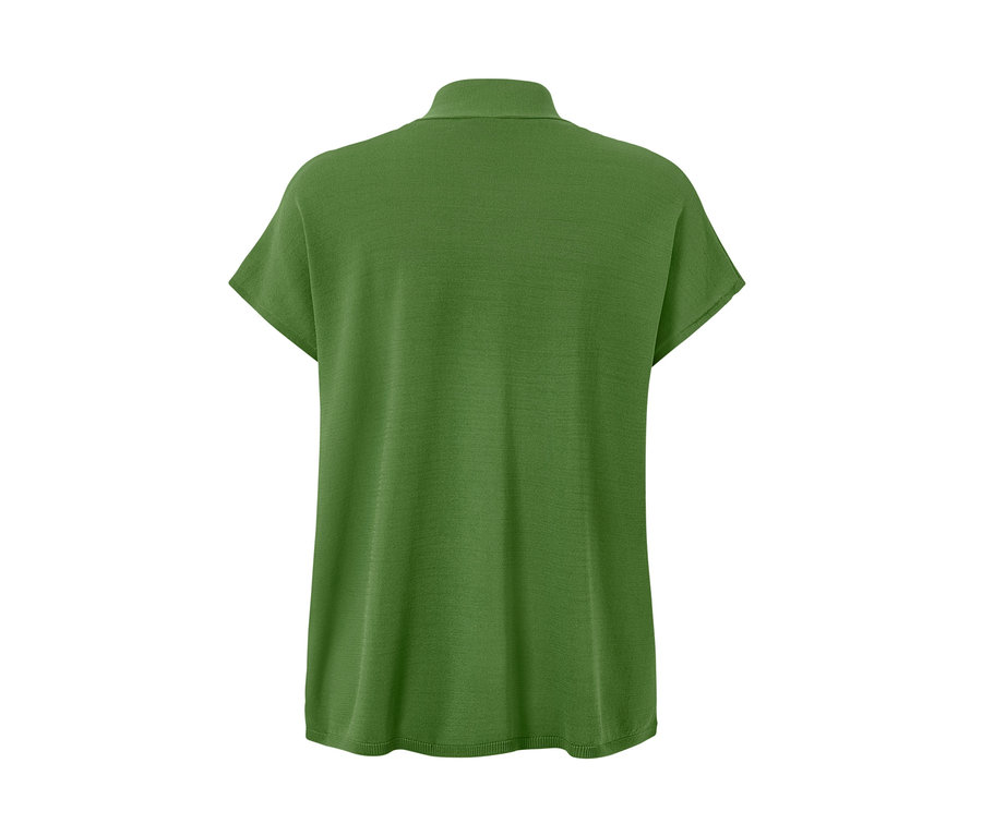 Hátulnézet egy zöld, rövid ujjú kardigánról.