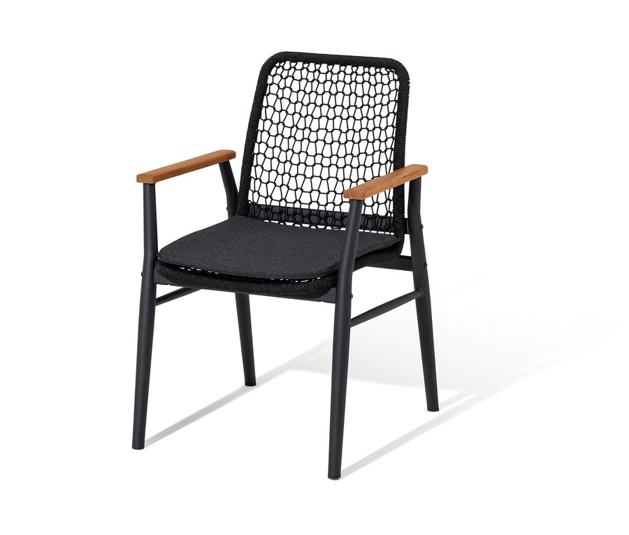 Étkezőszék teakfa kartámlával és textilhálóval.