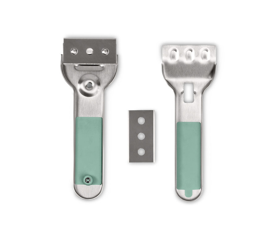 Két kaparó és egy tartalék penge.