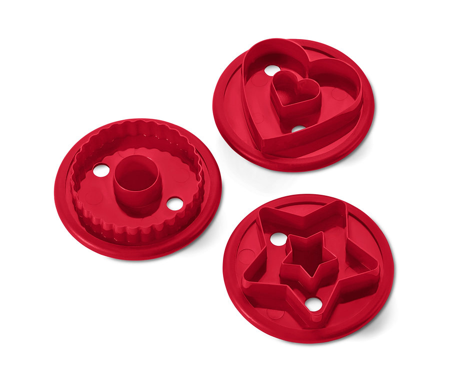 Piros 3 linzerkiszúró szettben: kör, szív és csillag.