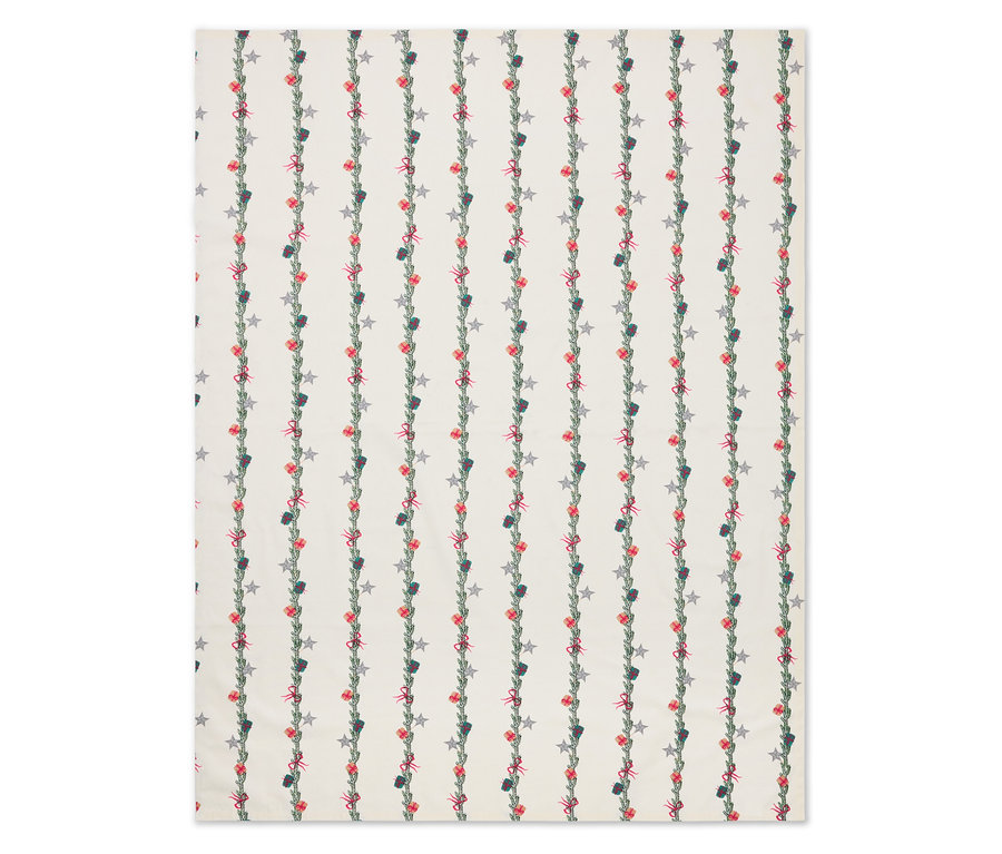 Egy fehér asztalterítő függőleges csíkokkal, melyeket csillagok, ajándékok és ágak díszítenek.