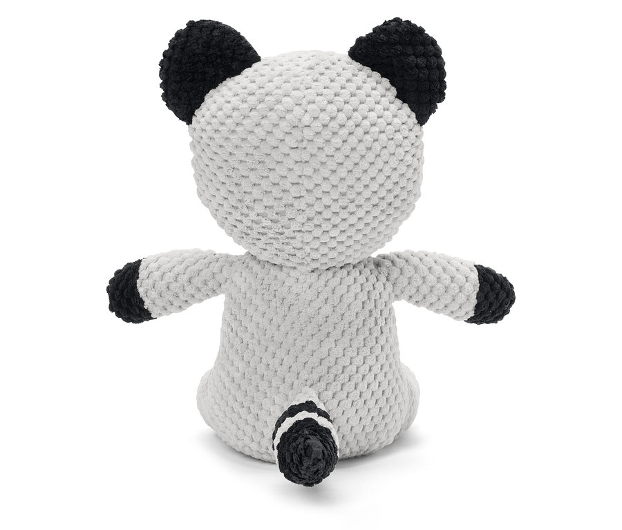 Plüss panda hátulnézete fekete fülekkel, karokkal és farokkal, fehér háttéren.