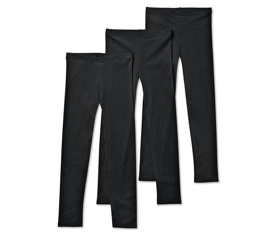 Három fekete leggings egymás mellett fekszik.