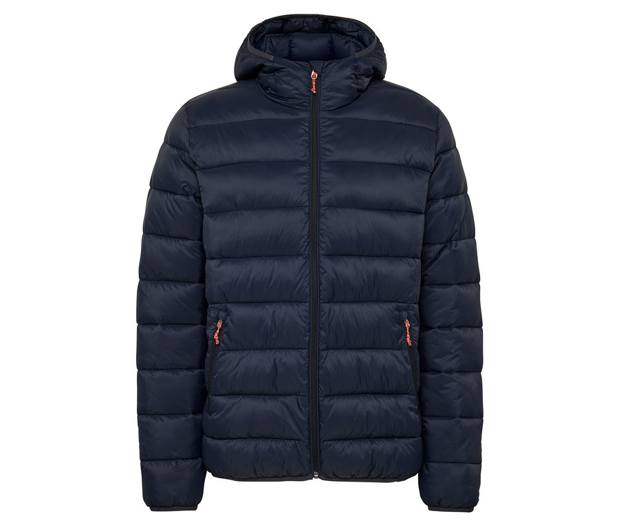 Sötétkék, steppelt kabát kapucnival és narancssárga cipzár részletekkel.