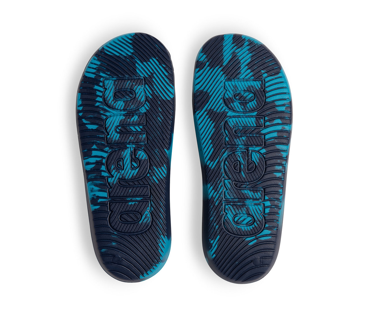 Két arena márkájú Junior Urban Active tengerészkék strandpapucs gyerekeknek egymás mellett.