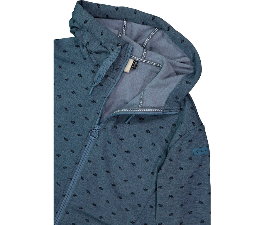 Közelkép egy részben kinyitott, mintás kék CMP kapucnis pulóverről.