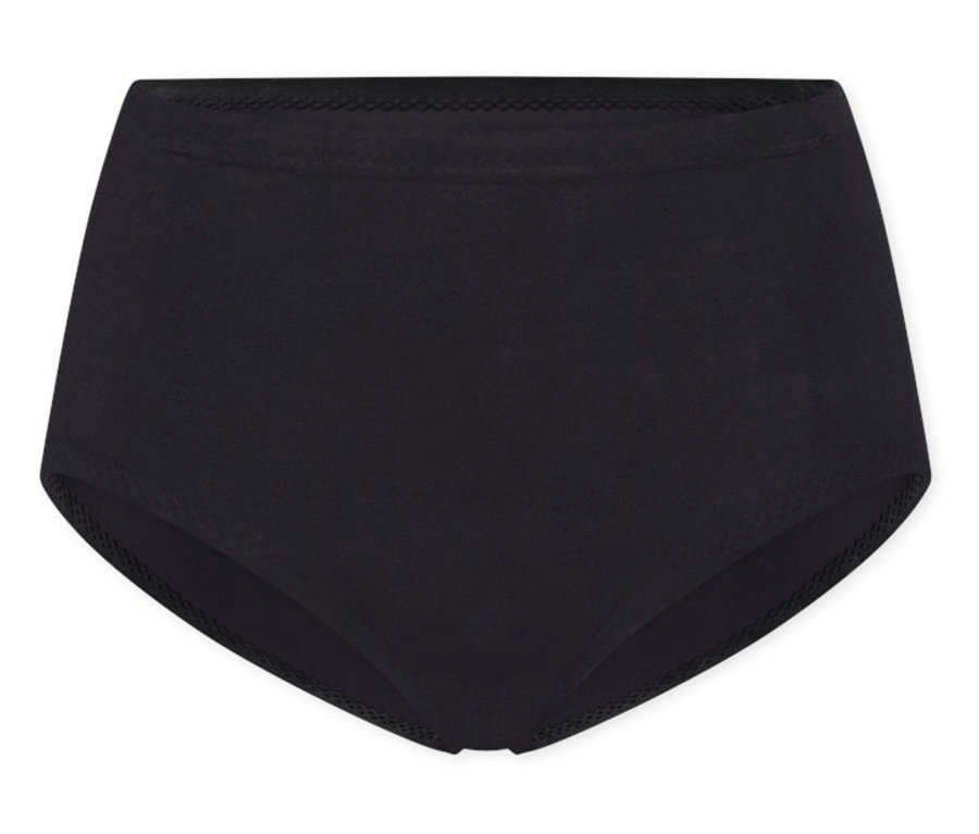 Fekete SCHIESSER láthatatlan maxi alsó, laposan fekszik fehér háttéren.