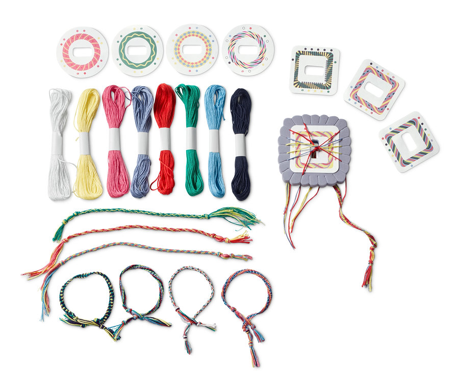 Barátságkarkötő készítő készlet, 9 színben, színes pamutfonalakkal és eszközökkel.