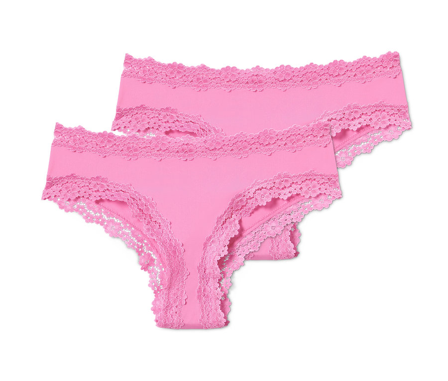Két darab rózsaszín, csipkés női hipster alsó.